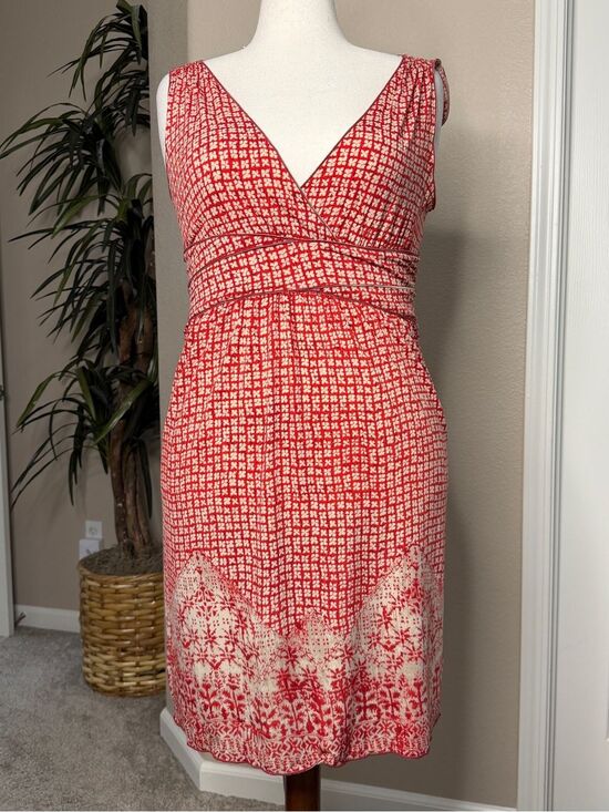 Max Studio Dresses & Skirts - Max Studio Red and White Sleeveless V-Neck Mini Dress